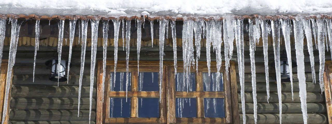 Spray foam prevents ice dams by providing proper insulation in Richmond attic spaces Spray foam prevents ice dams by providing proper insulation in Richmond attic spaces